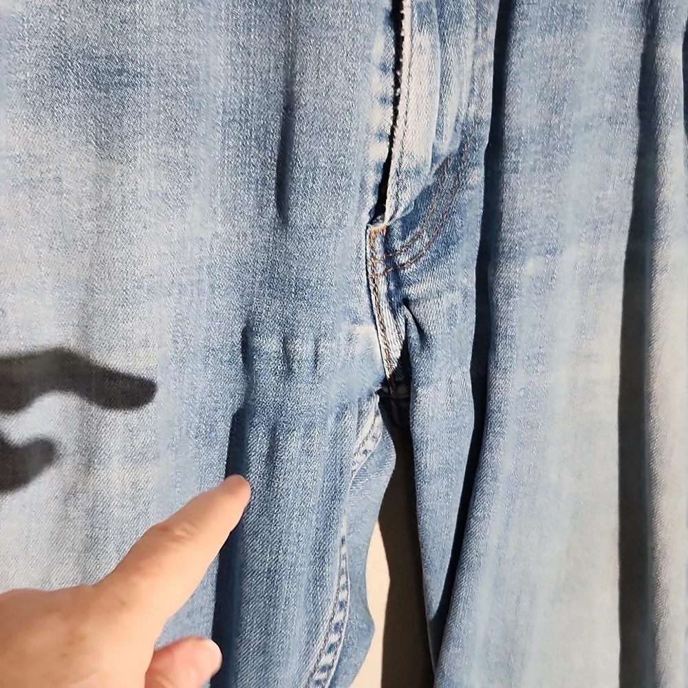 Levis Jean Mens 38 X 28 Actual Tag Shows 30 Spots Stretch Work see measuments